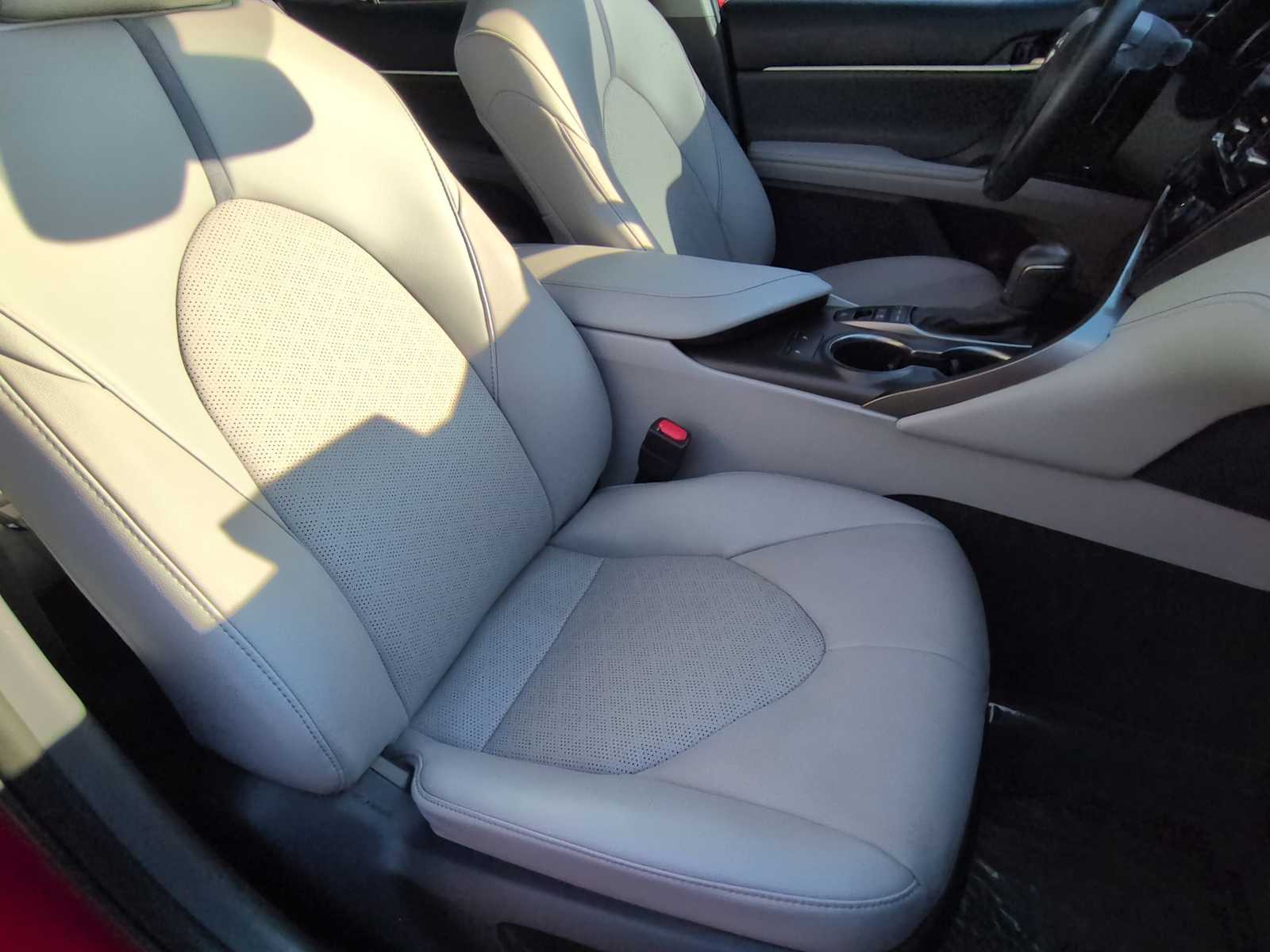 Thumbnail: 2022 Toyota Camry - 21