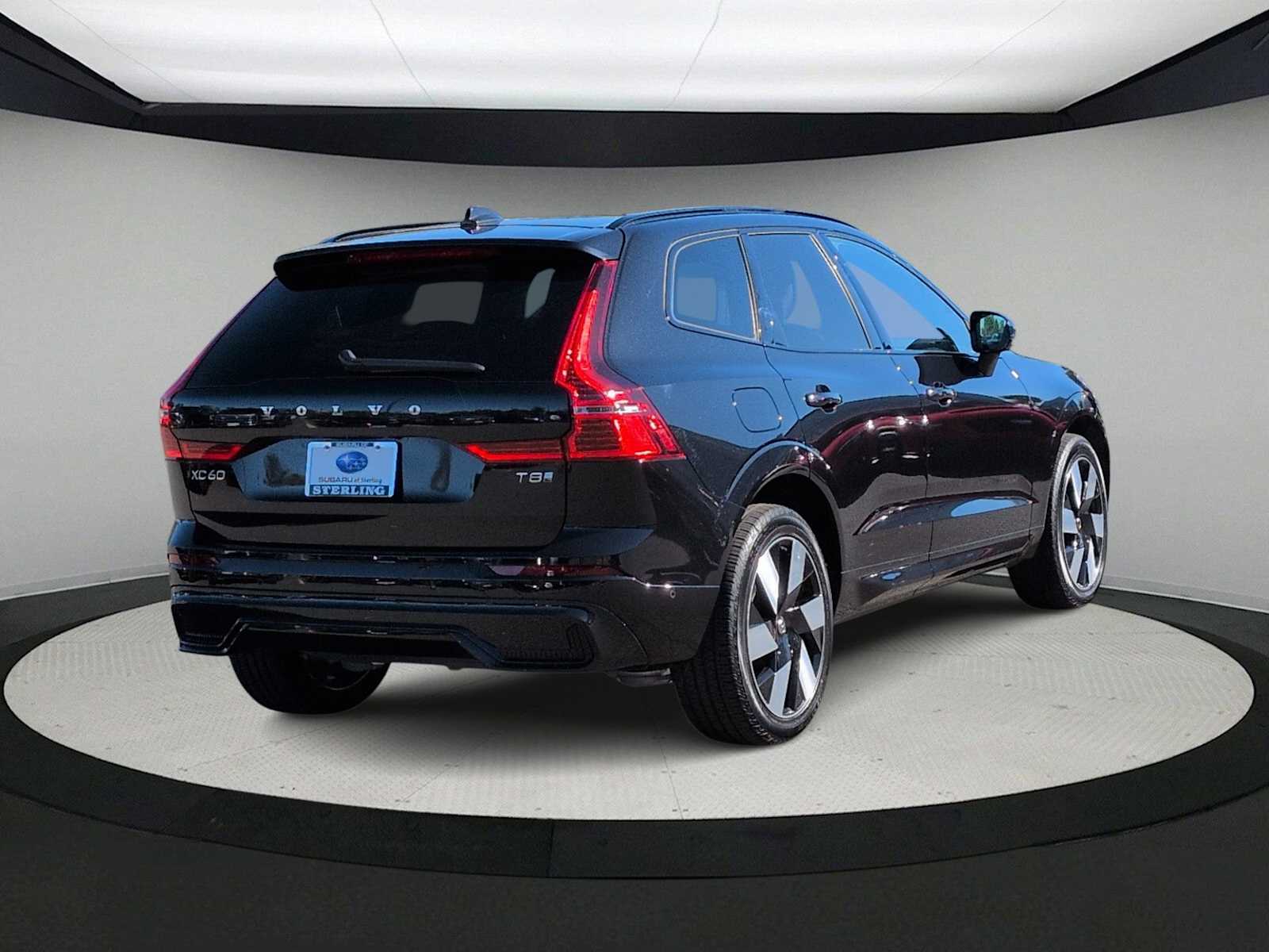 Thumbnail: 2025 Volvo XC60 - 8
