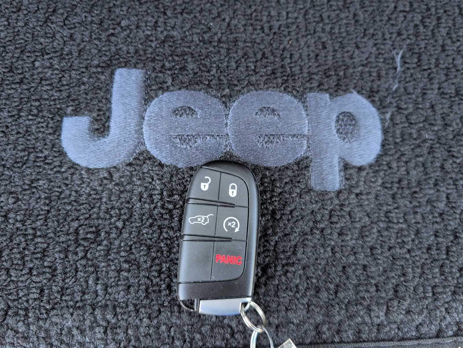 Thumbnail: 2020 Jeep Grand Cherokee - 34