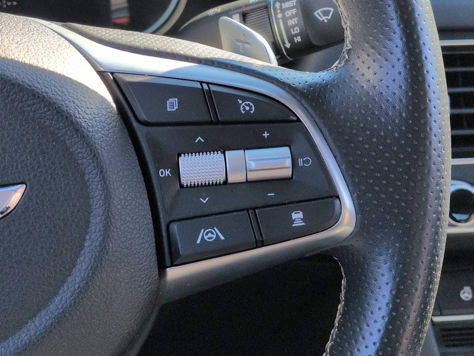 Thumbnail: 2023 Genesis G70 - 25