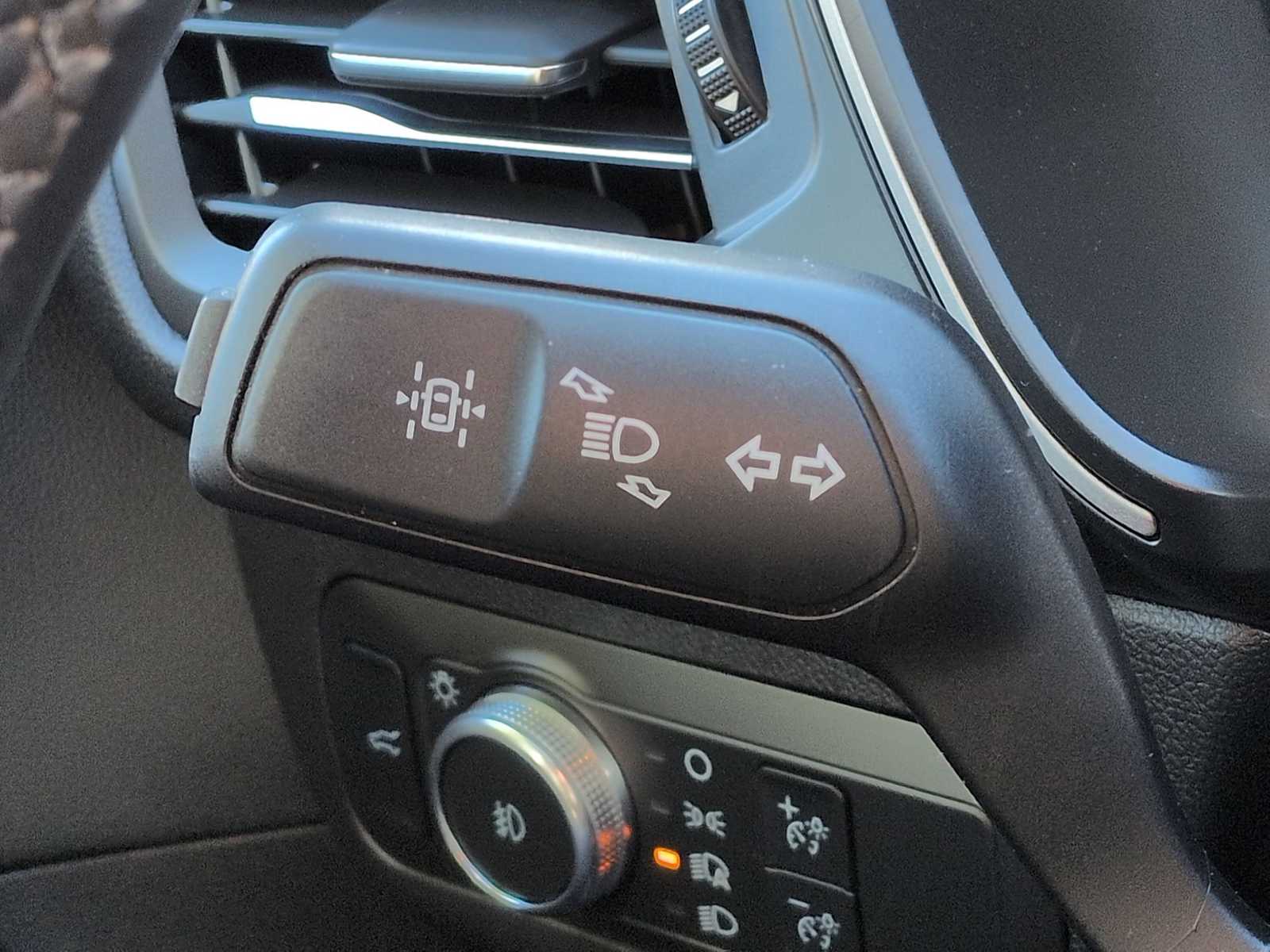 Thumbnail: 2022 Ford Escape - 27