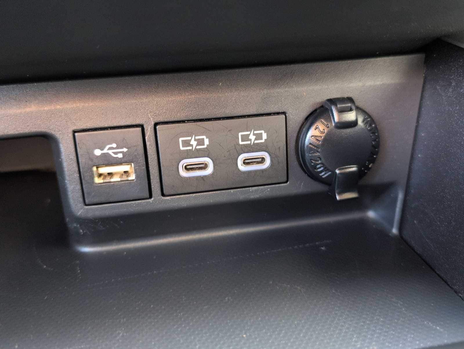 Thumbnail: 2023 Toyota Highlander - 30