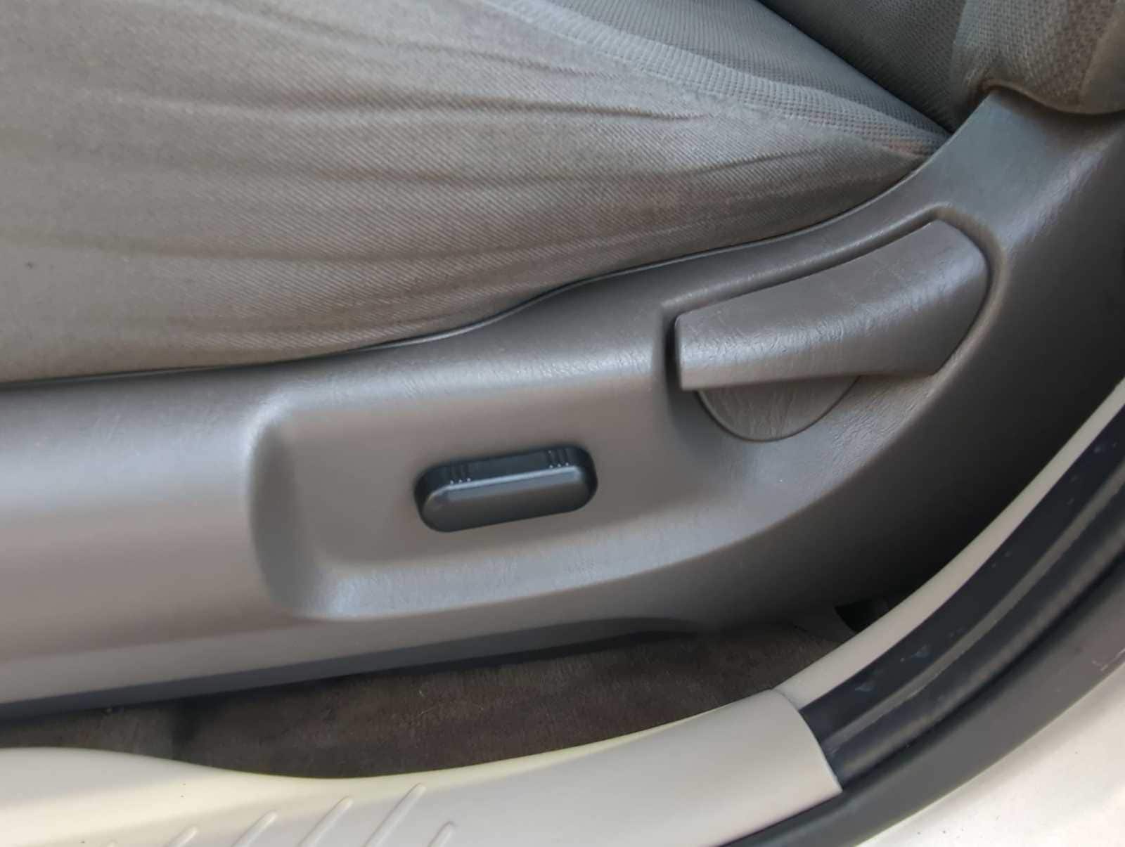 Thumbnail: 2010 Ford Escape - 17