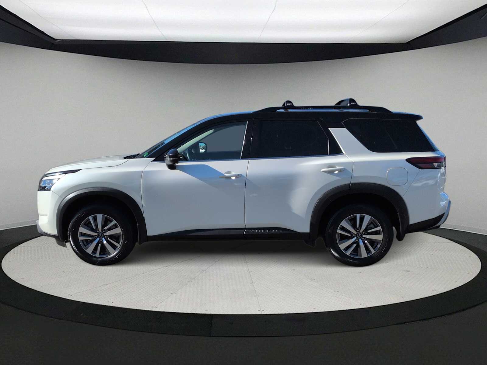 Thumbnail: 2022 Nissan Pathfinder - 5