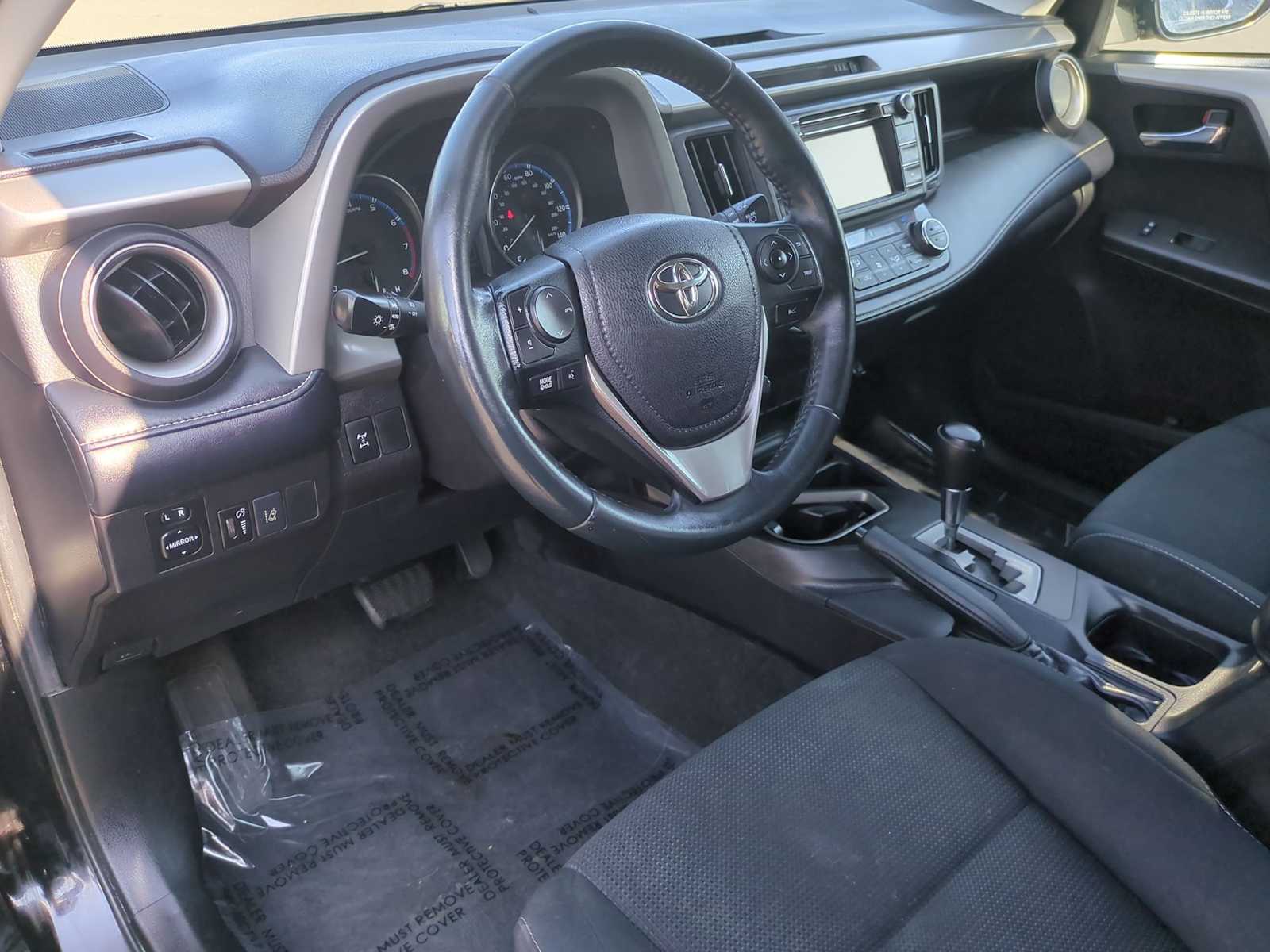 Thumbnail: 2018 Toyota RAV4 - 10