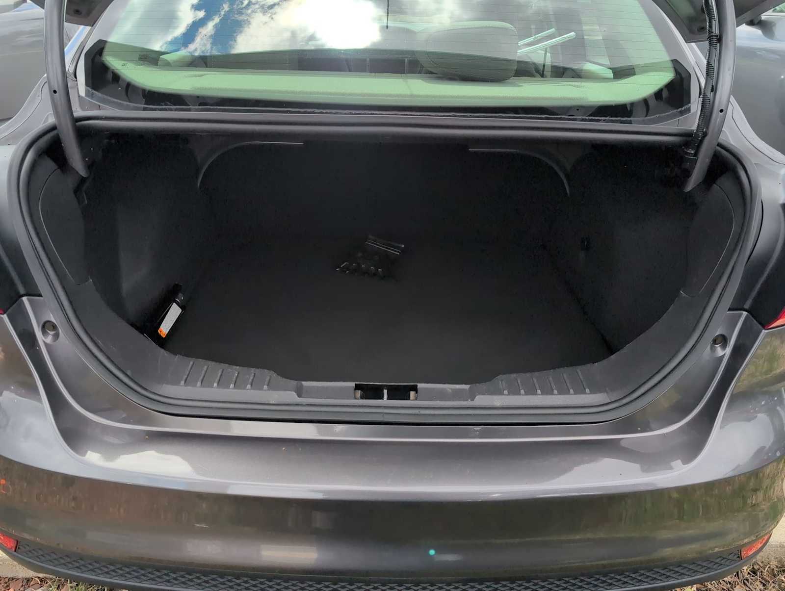 Thumbnail: 2013 Ford Focus - 29