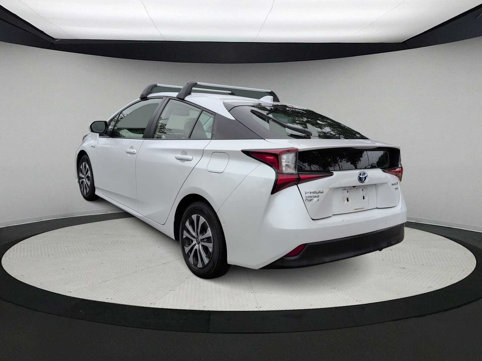 Thumbnail: 2022 Toyota Prius - 6