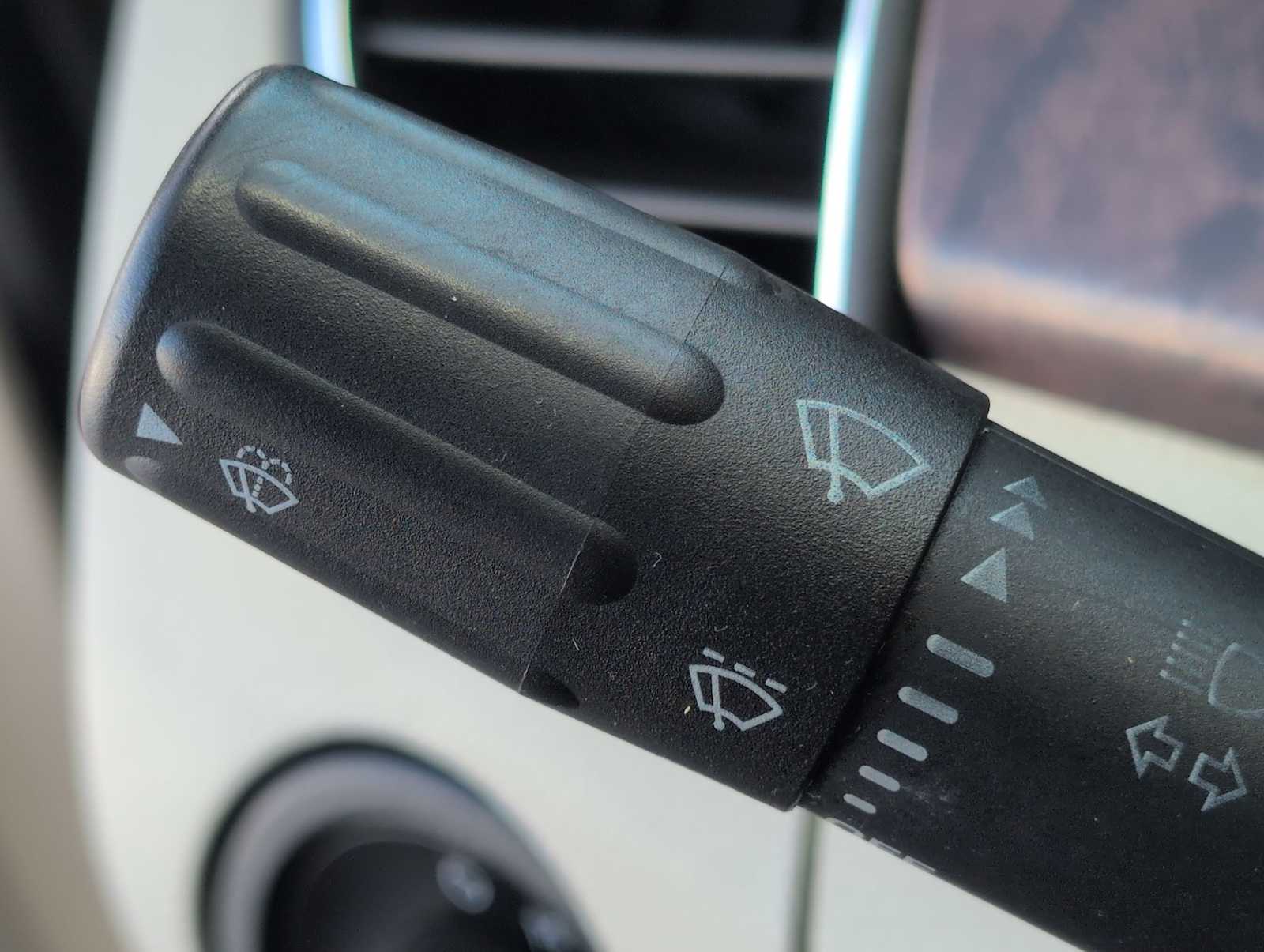 Thumbnail: 2012 Ford Taurus - 26