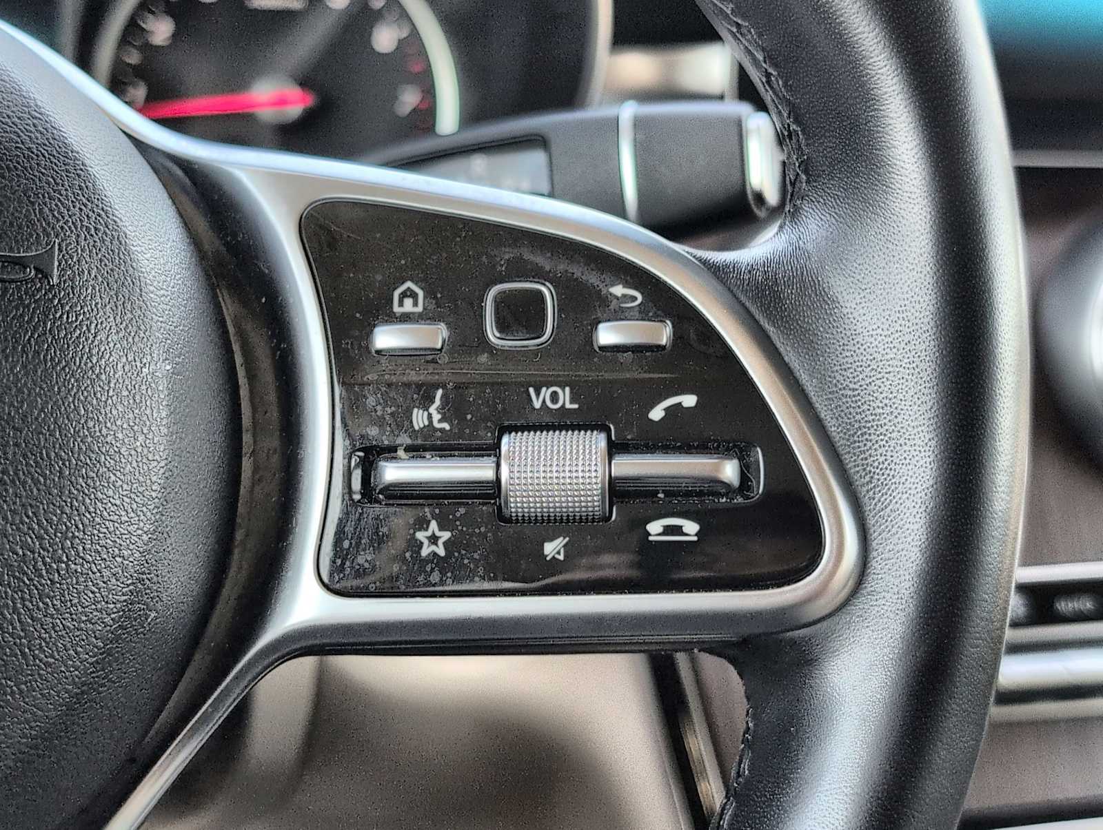 Thumbnail: 2022 Mercedes-Benz GLC - 24