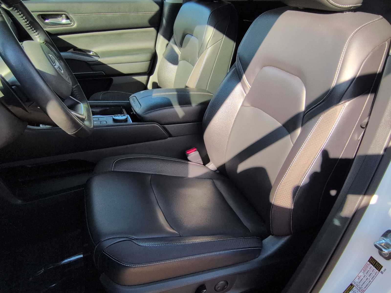 Thumbnail: 2022 Nissan Pathfinder - 17