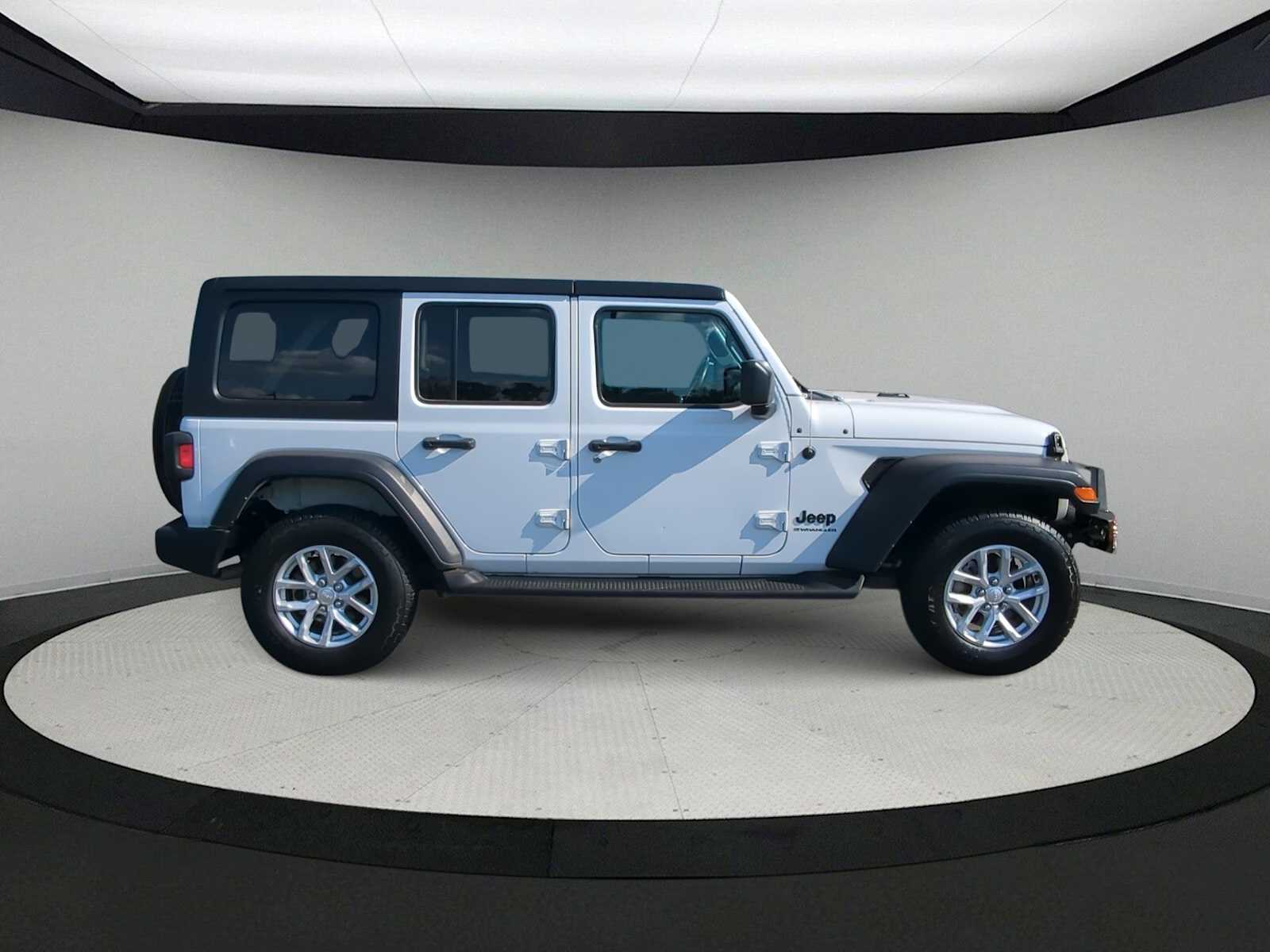 Thumbnail: 2023 Jeep Wrangler - 9