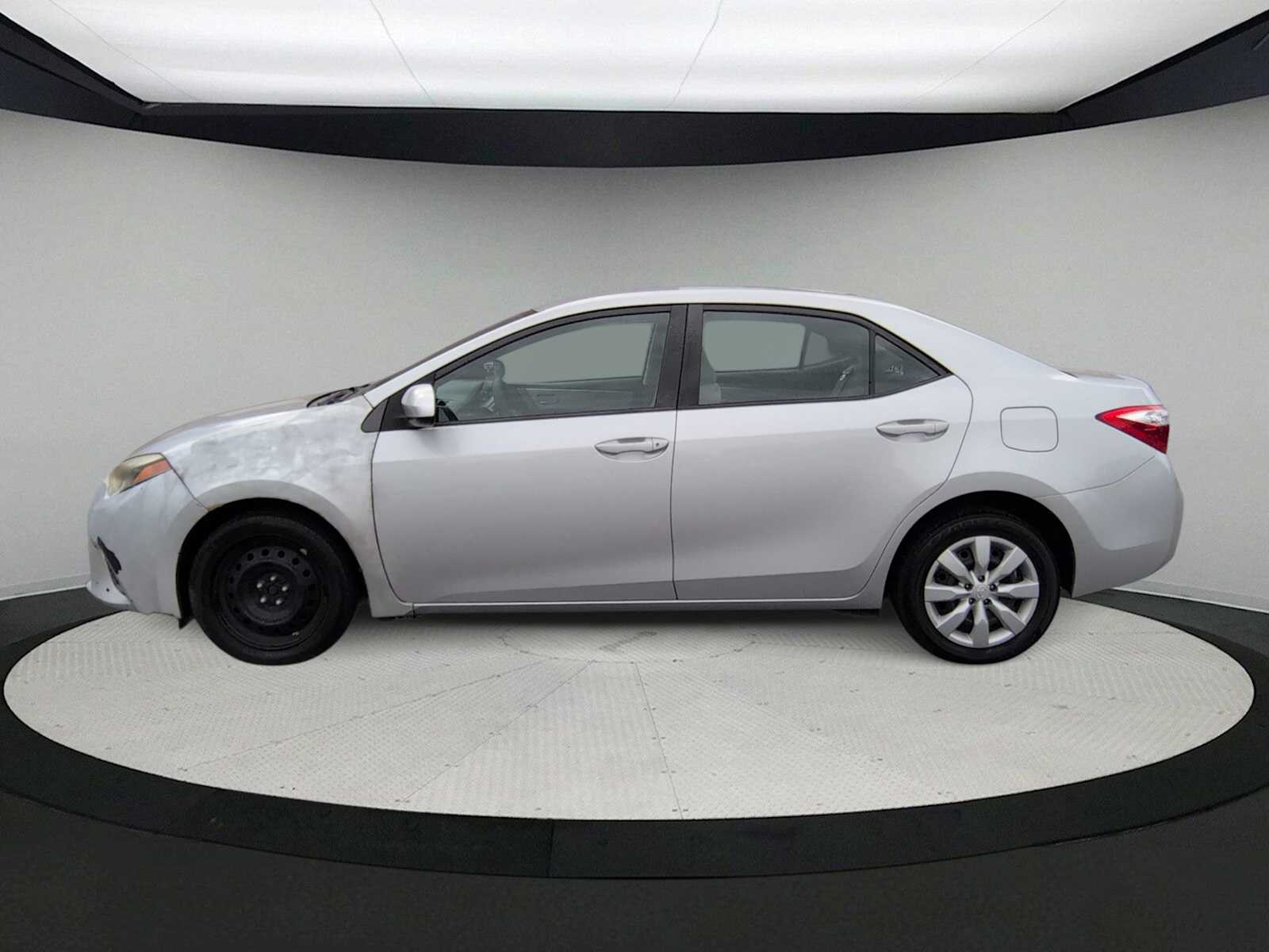 Thumbnail: 2015 Toyota Corolla - 4