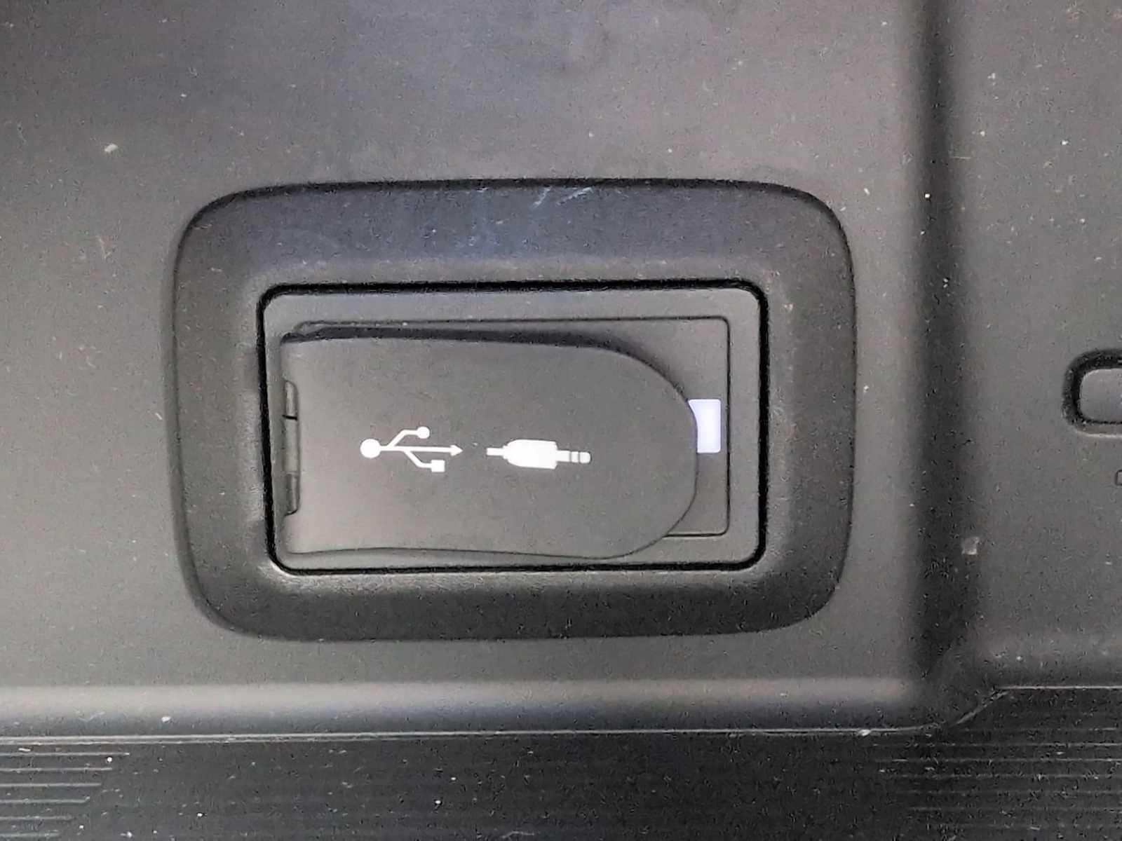 Thumbnail: 2022 Toyota Venza - 30