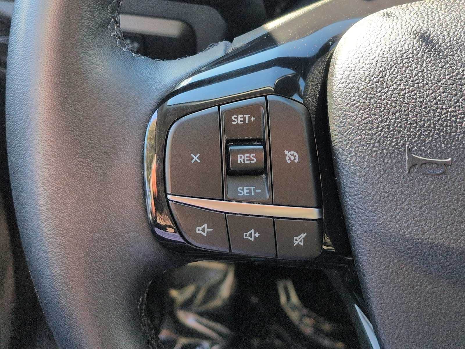 Thumbnail: 2022 Ford Escape - 24