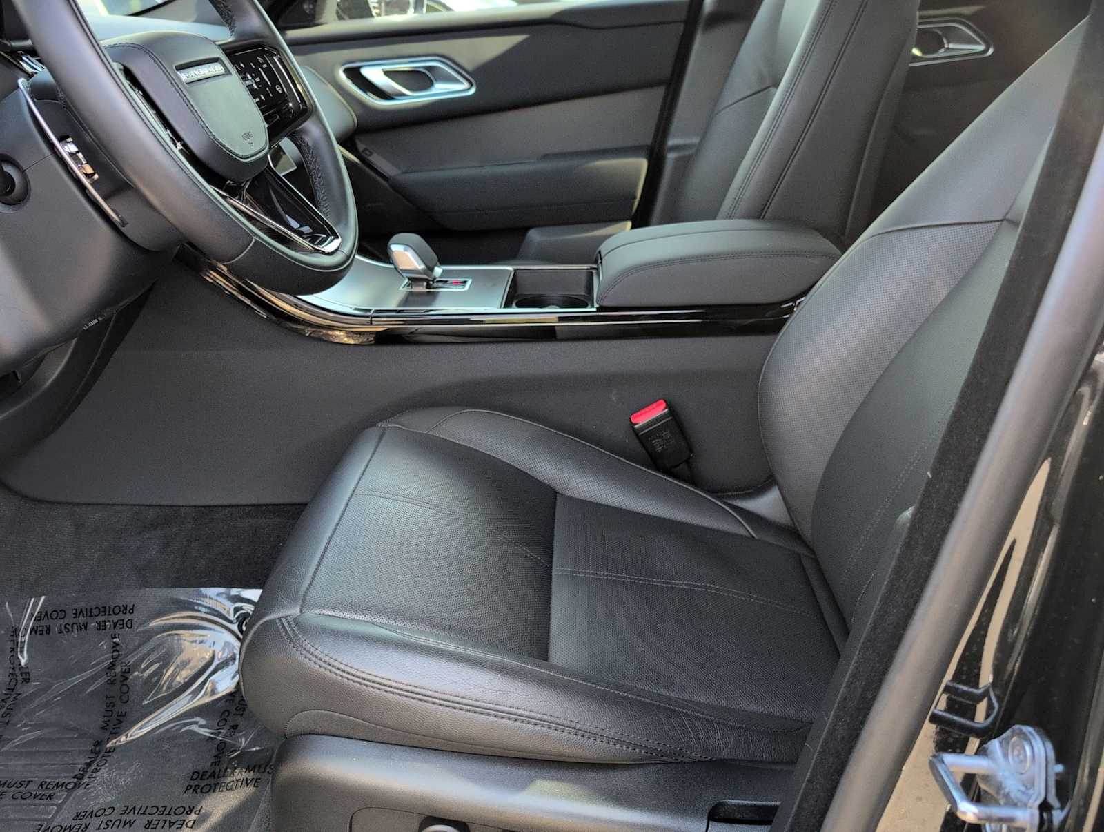 Thumbnail: 2025 Land Rover Range Rover Velar - 17