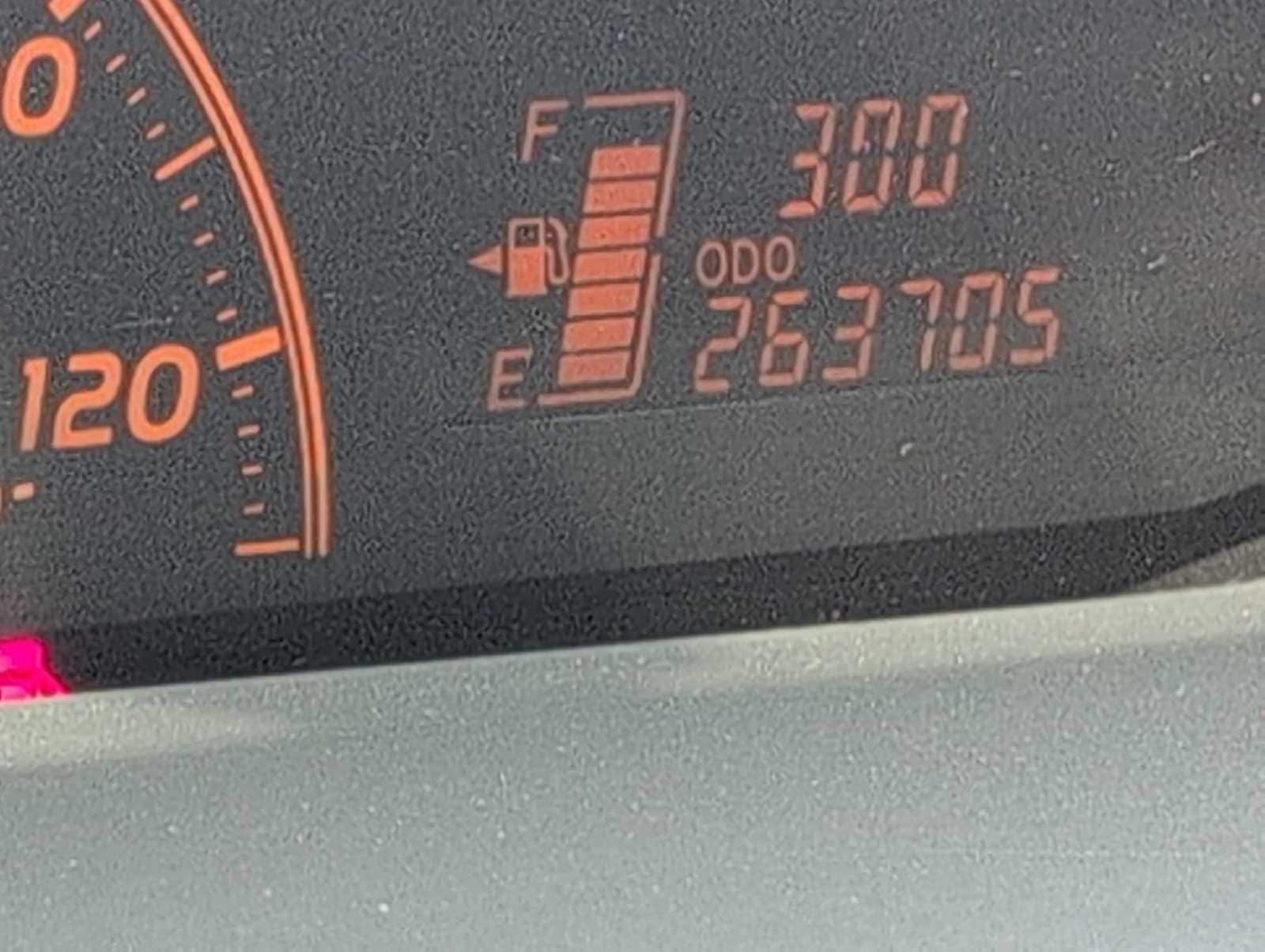 Thumbnail: 2010 Toyota Yaris - 23