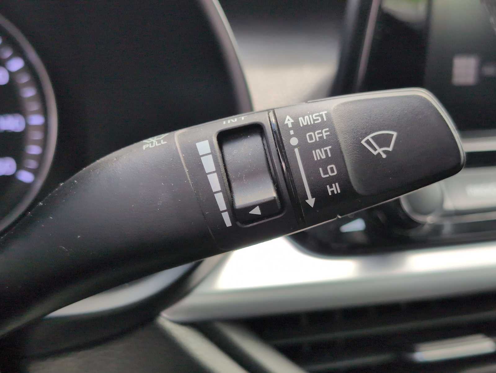 Thumbnail: 2023 Kia Forte - 24