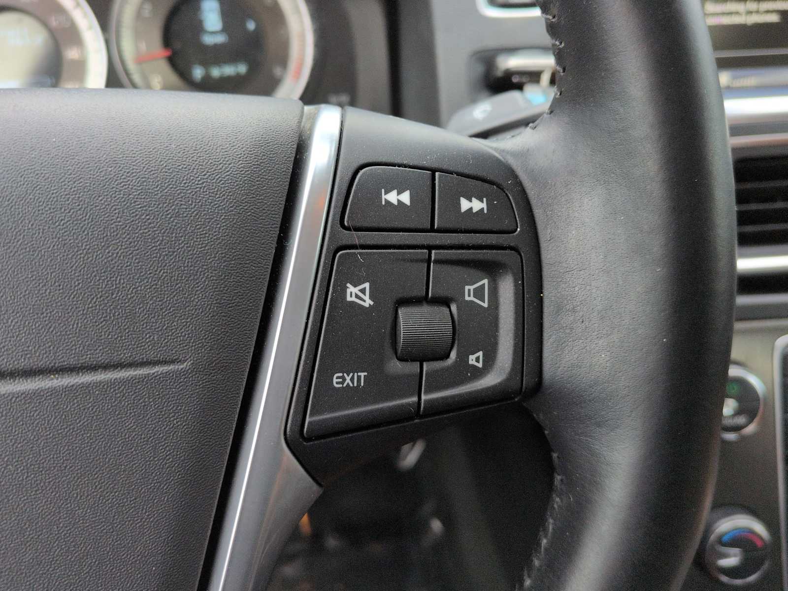 Thumbnail: 2013 Volvo S60 - 25