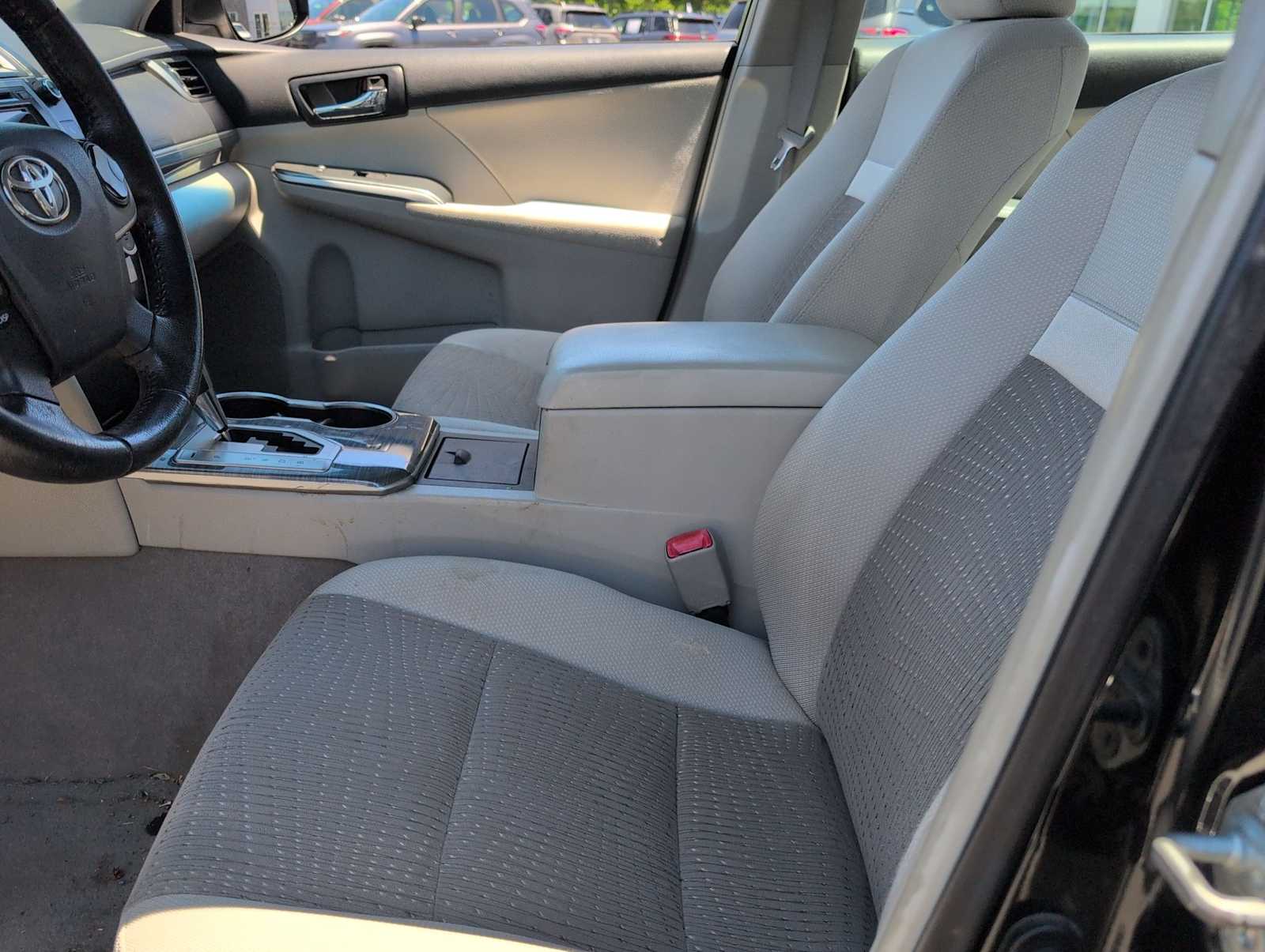 Thumbnail: 2012 Toyota Camry - 16