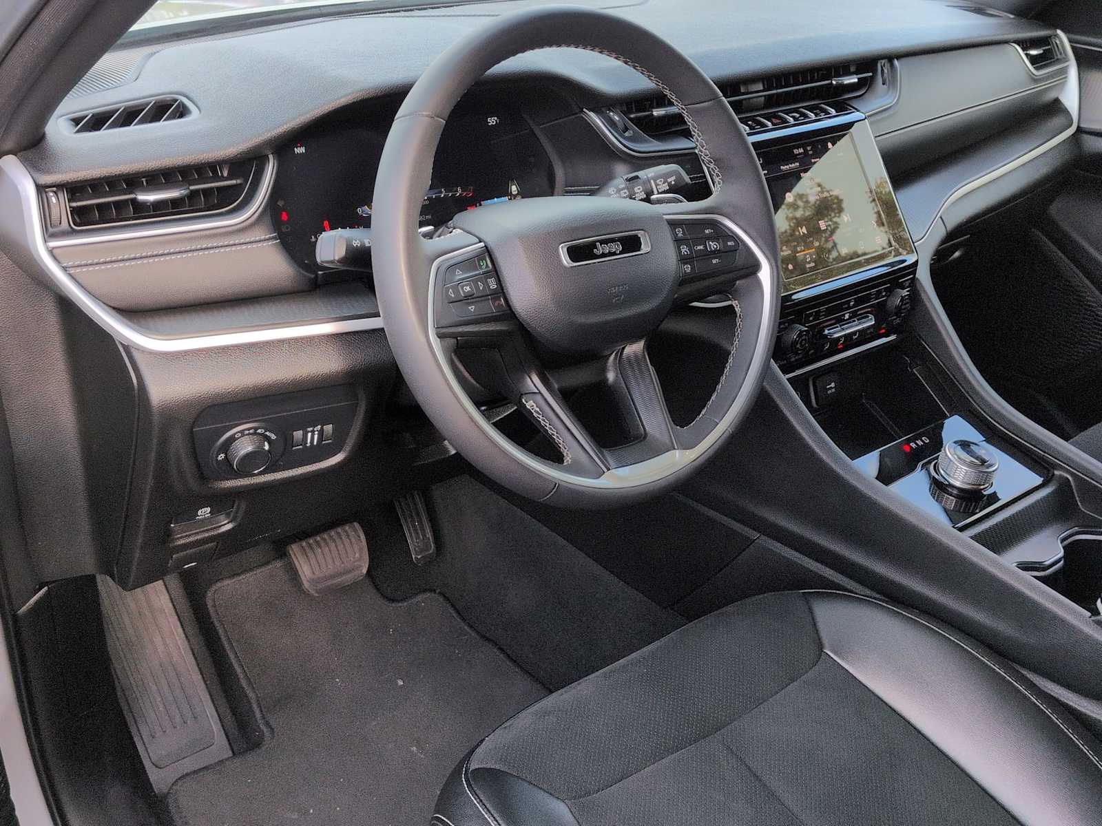 Thumbnail: 2023 Jeep Grand Cherokee L - 15