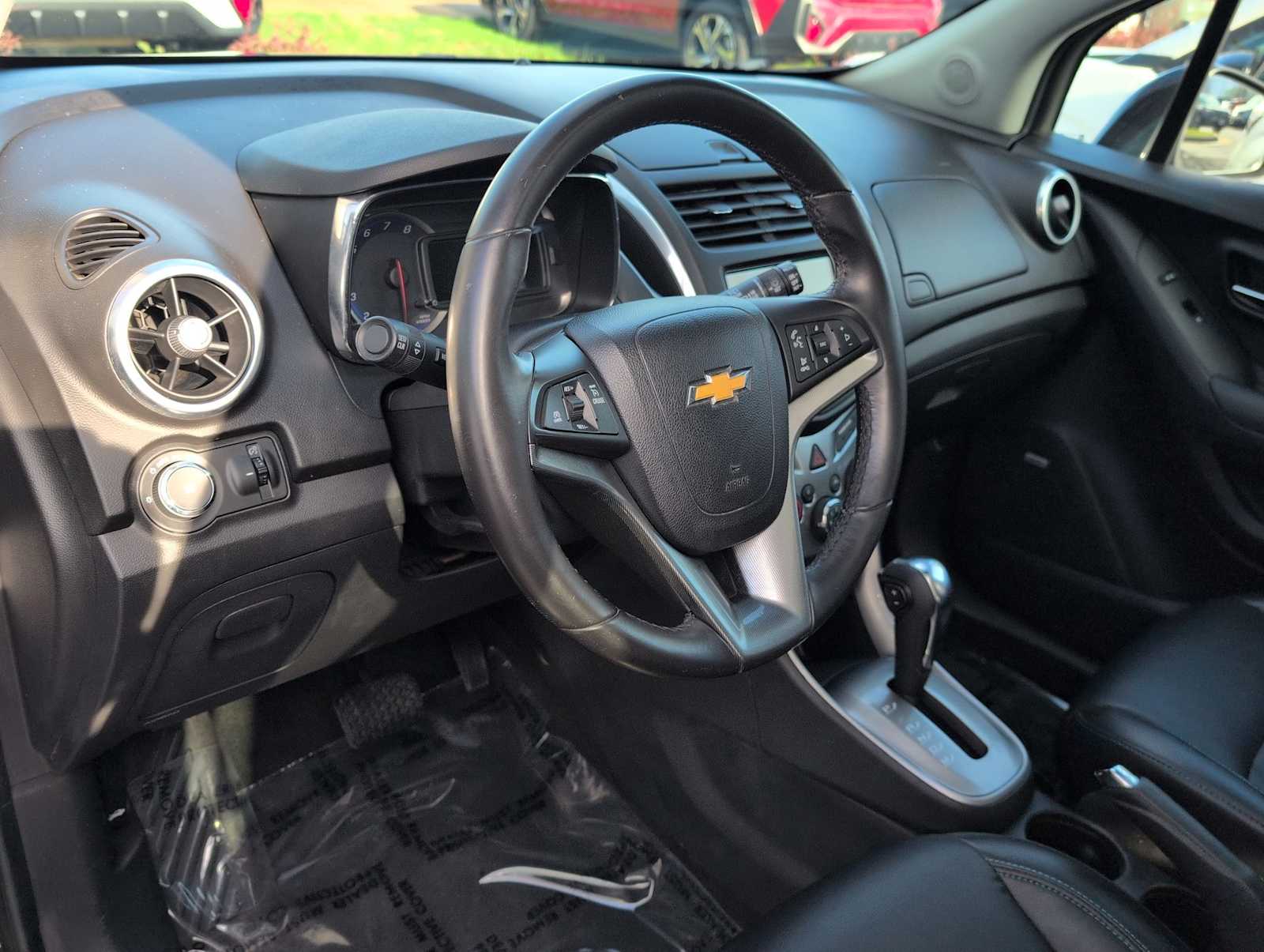 Thumbnail: 2015 Chevrolet Trax - 10