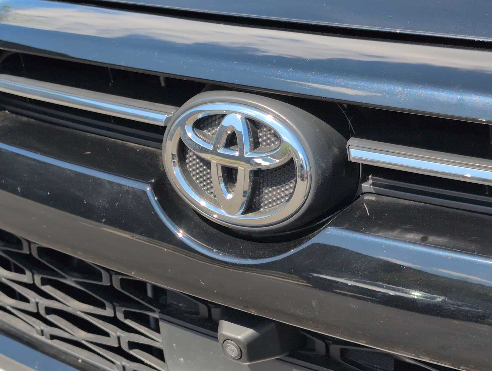 Thumbnail: 2022 Toyota 4Runner - 12