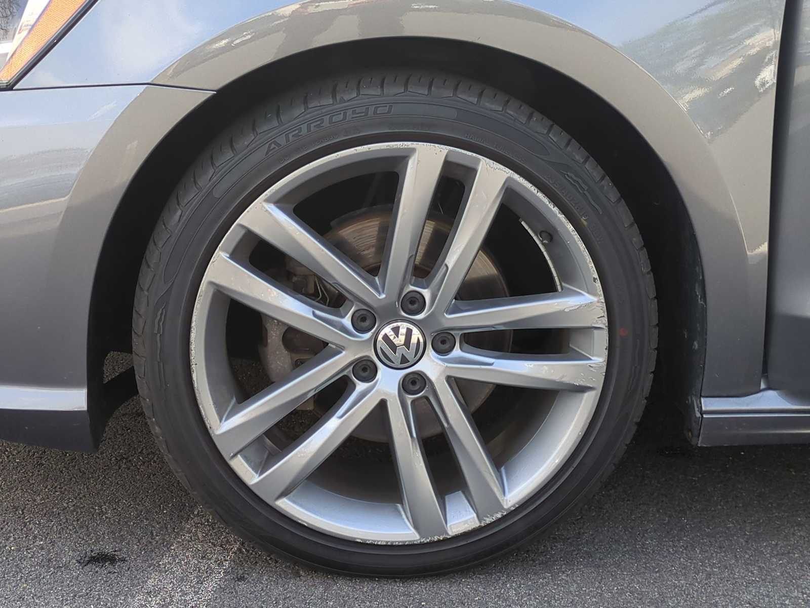 Thumbnail: 2018 Volkswagen Passat - 13