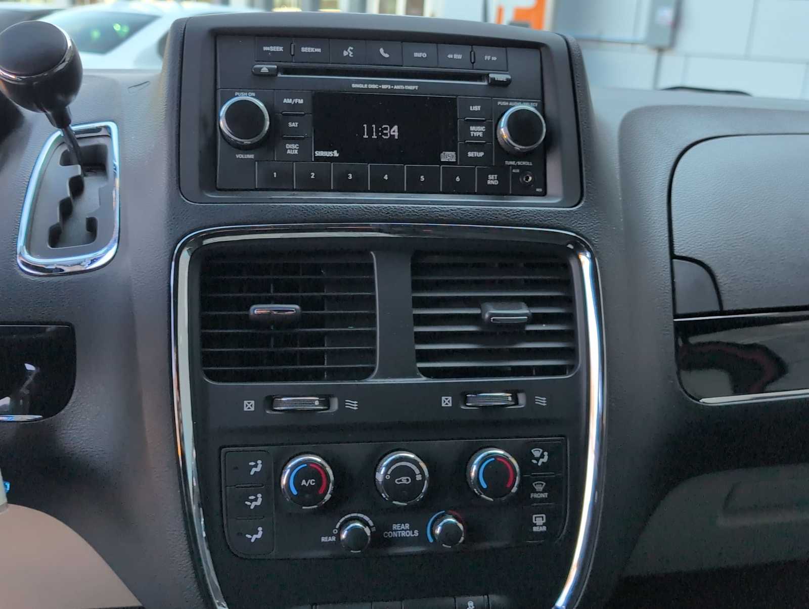 Thumbnail: 2015 Dodge Grand Caravan - 25