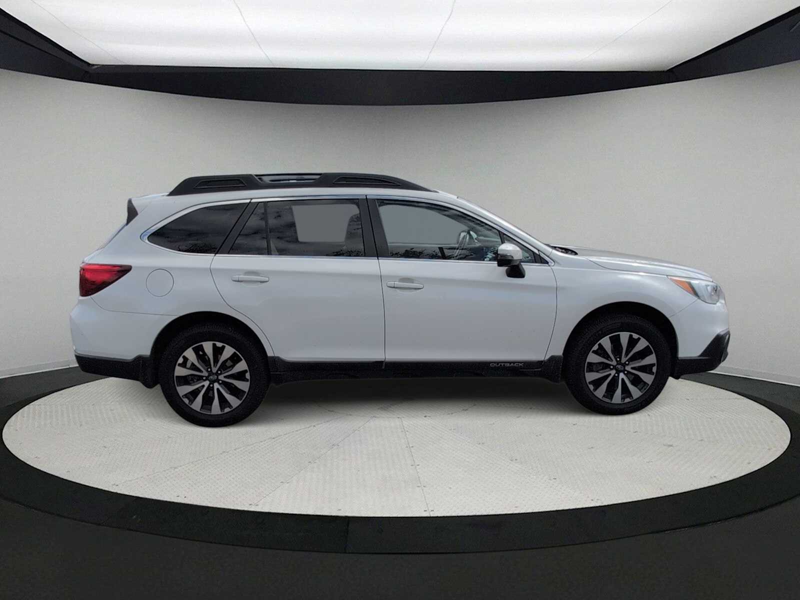 Thumbnail: 2017 Subaru Outback - 9