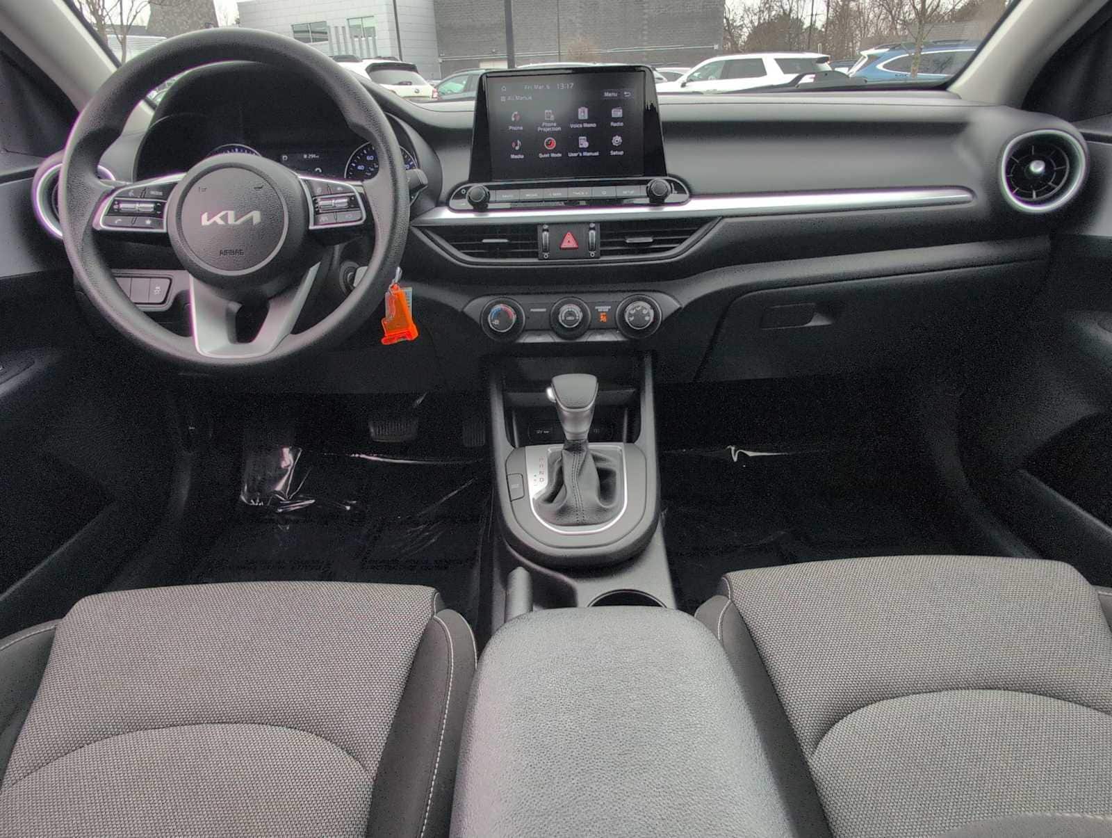 Thumbnail: 2024 Kia Forte - 16