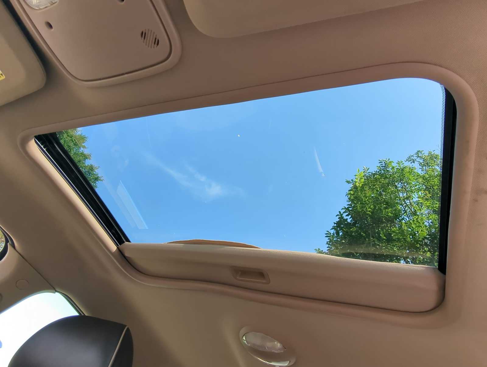 Thumbnail: 2011 Chevrolet Malibu - 20