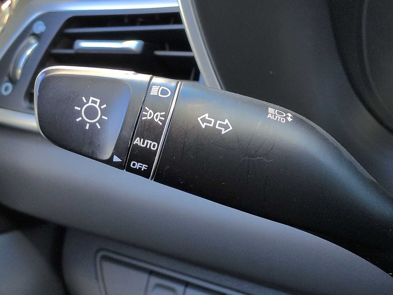 Thumbnail: 2023 Genesis G70 - 27