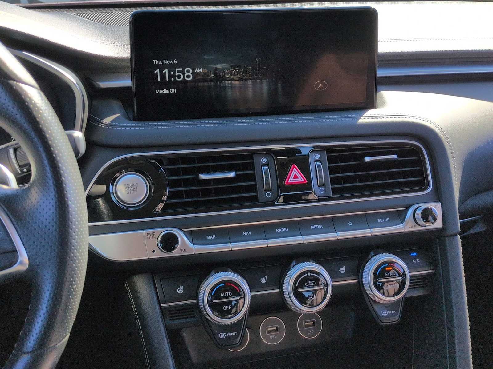 Thumbnail: 2023 Genesis G70 - 28