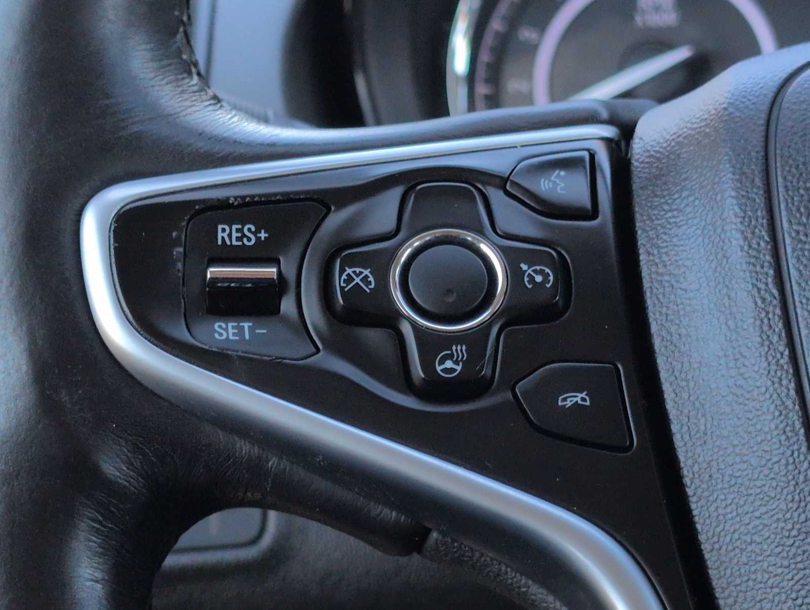 Thumbnail: 2014 Buick Regal - 23