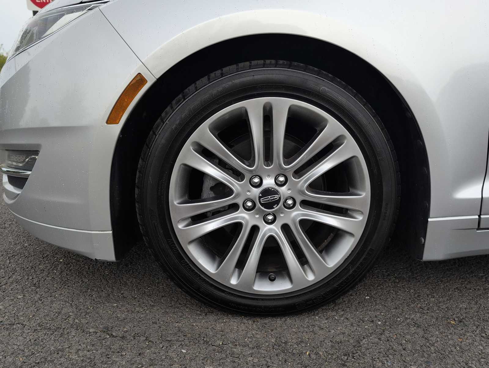 Thumbnail: 2014 Lincoln MKZ - 14