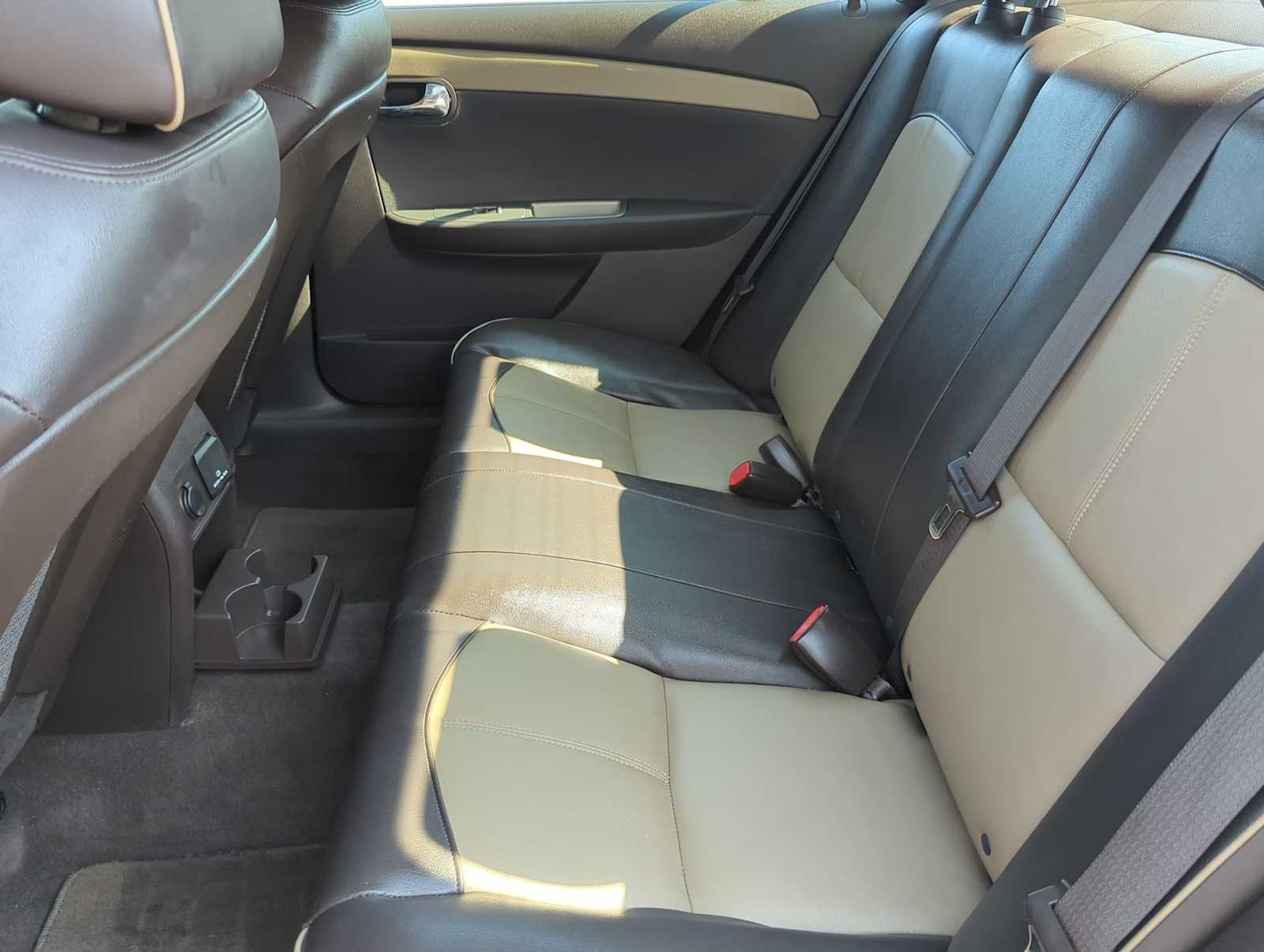 Thumbnail: 2011 Chevrolet Malibu - 21
