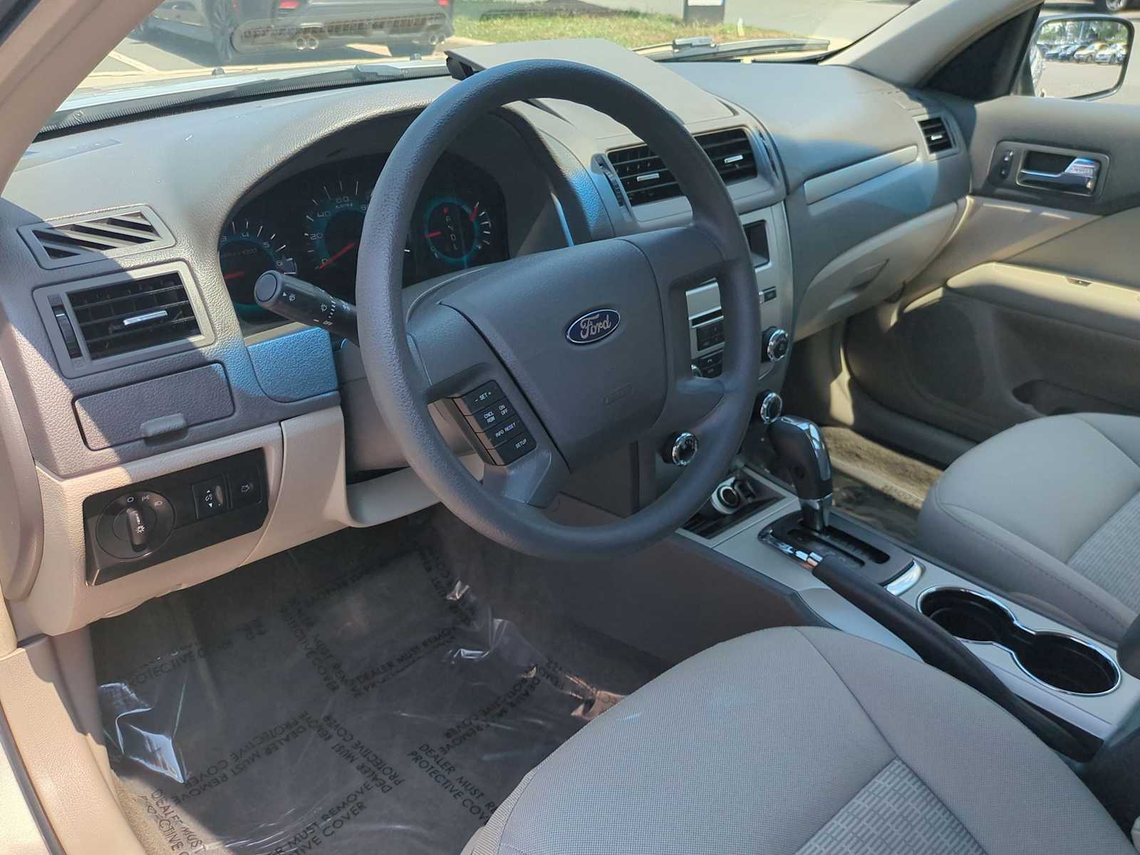 Thumbnail: 2010 Ford Fusion - 10