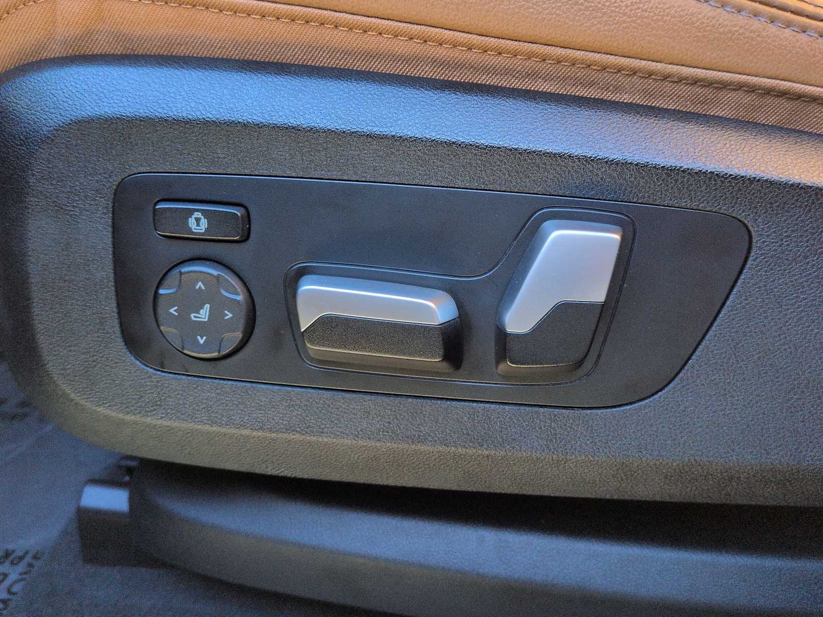 Thumbnail: 2022 BMW X5 - 17