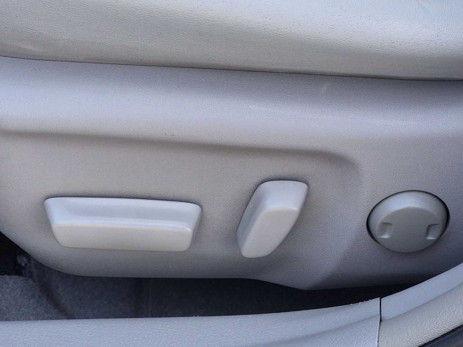 2016 Toyota Camry XLE - Photo 17