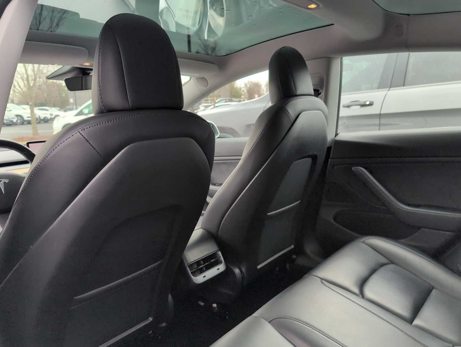 Thumbnail: 2019 Tesla Model 3 - 17