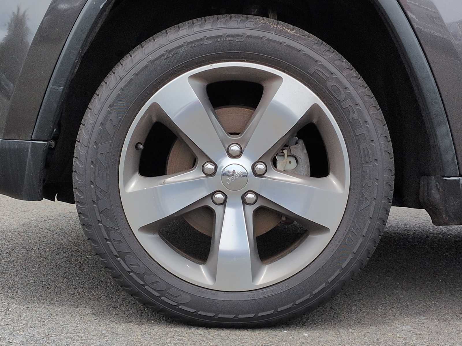 Thumbnail: 2015 Jeep Grand Cherokee - 14