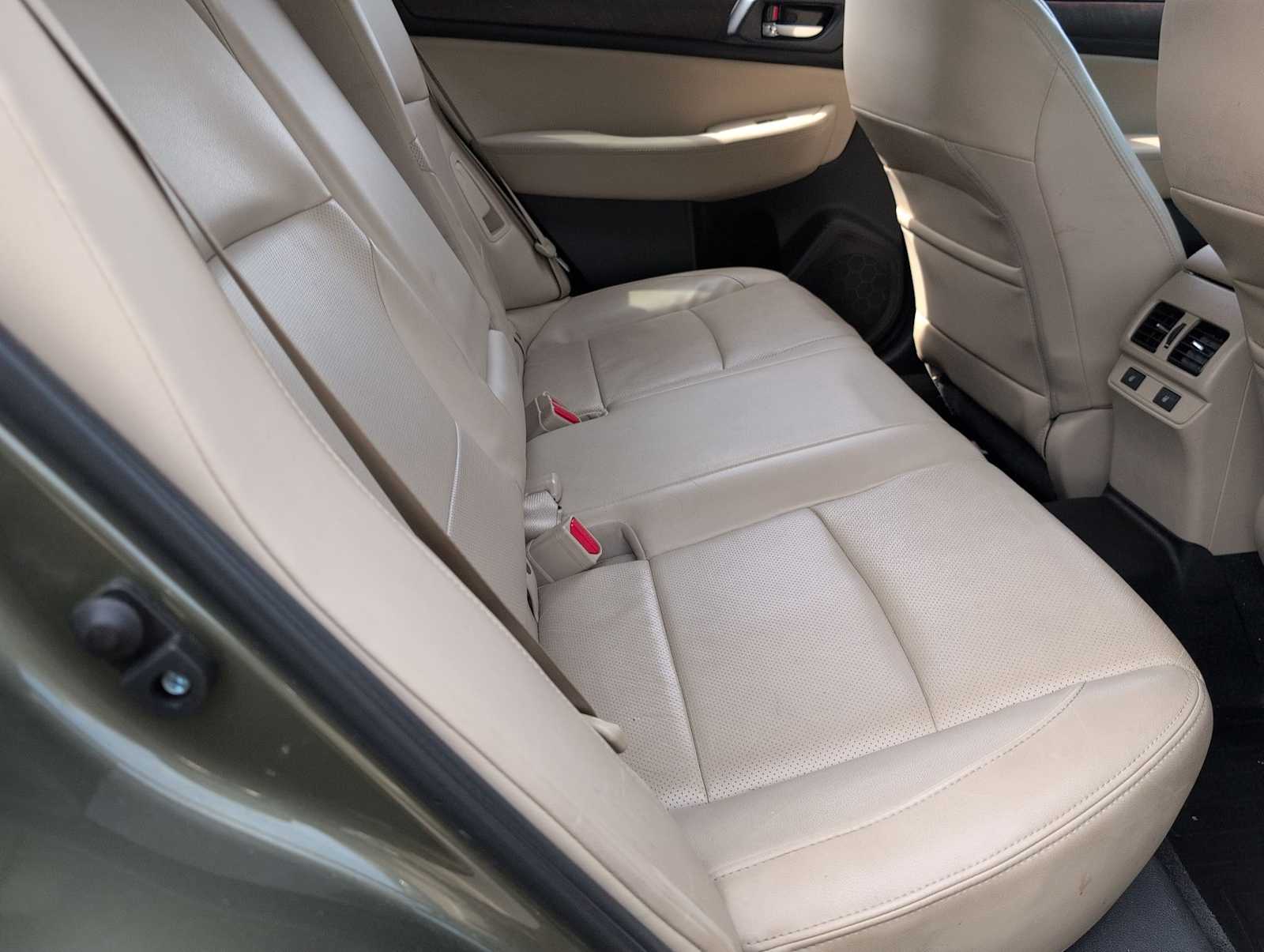 Thumbnail: 2015 Subaru Outback - 19