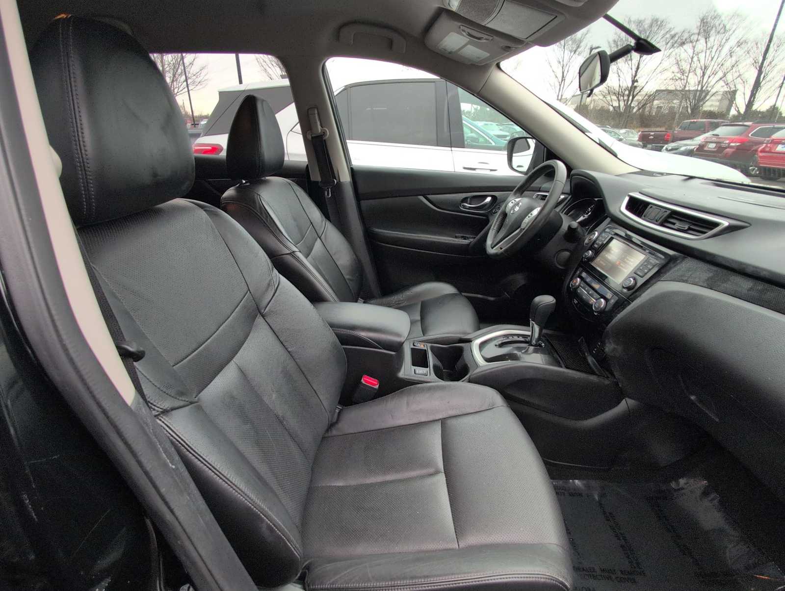 Thumbnail: 2015 Nissan Rogue - 22