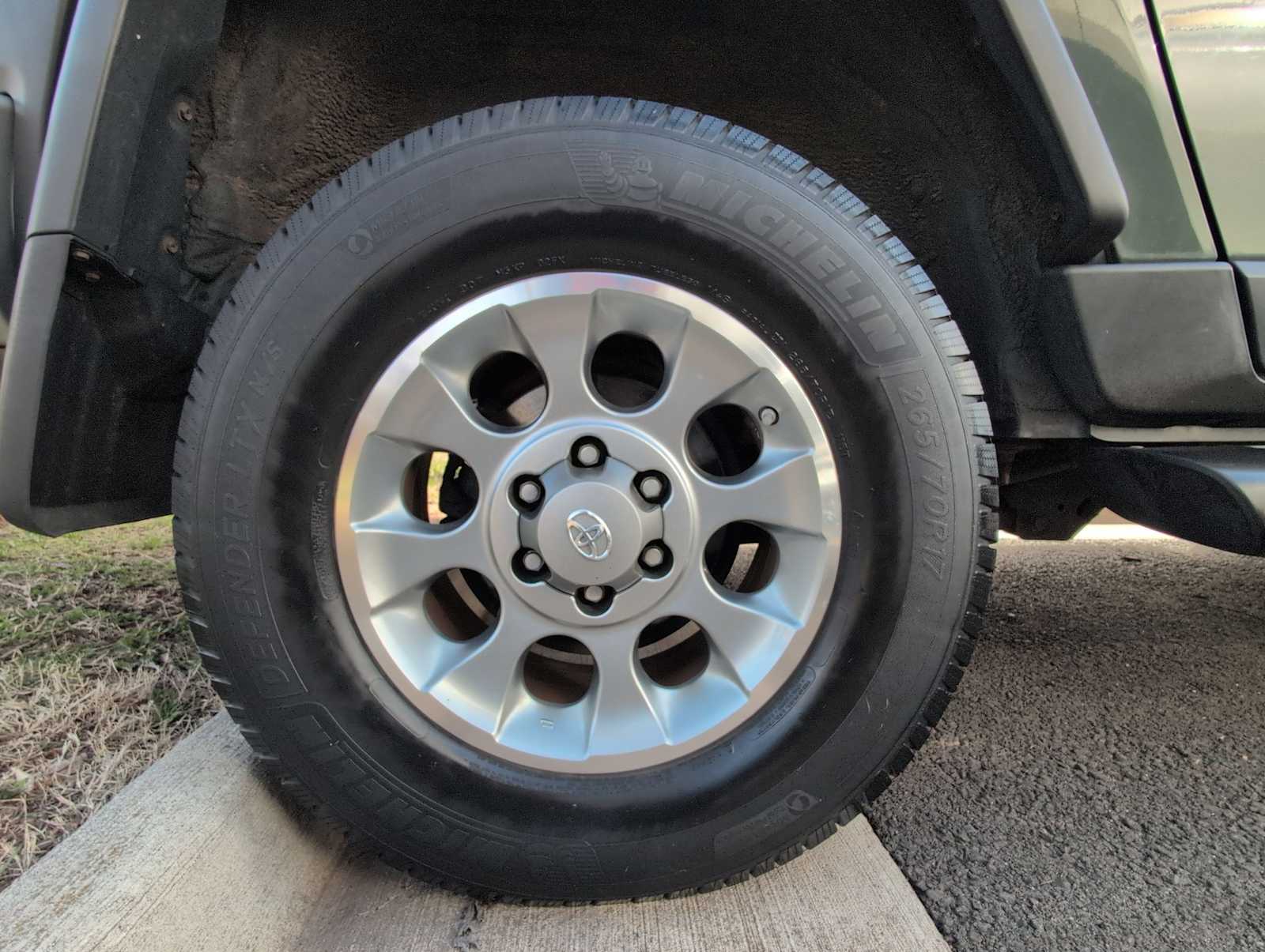 Thumbnail: 2012 Toyota FJ Cruiser - 13