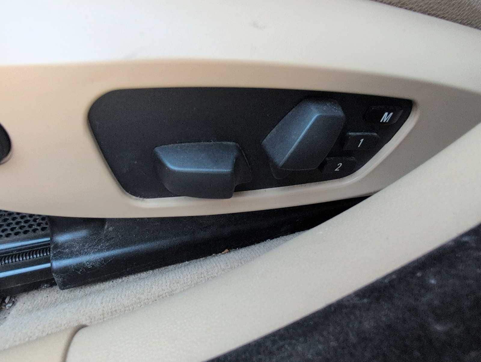 Thumbnail: 2010 BMW 3 Series - 17