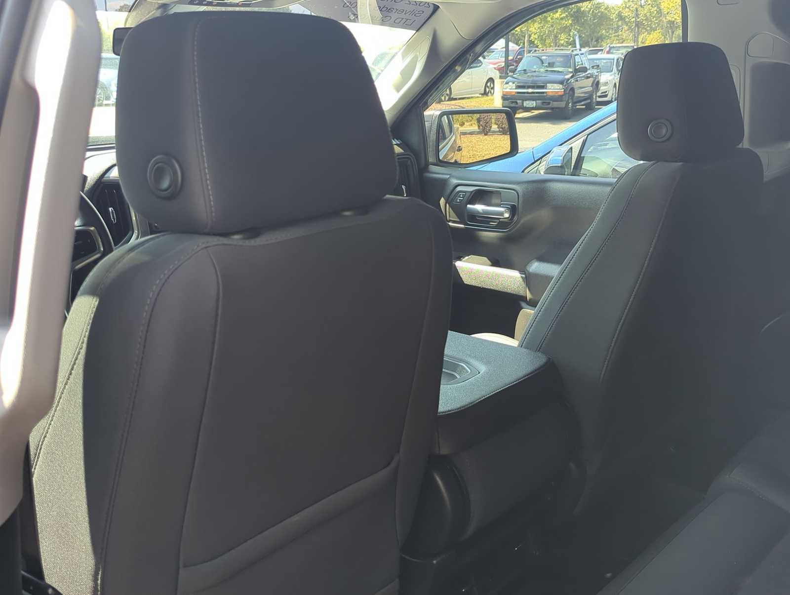 Thumbnail: 2022 Chevrolet Silverado 1500 - 19