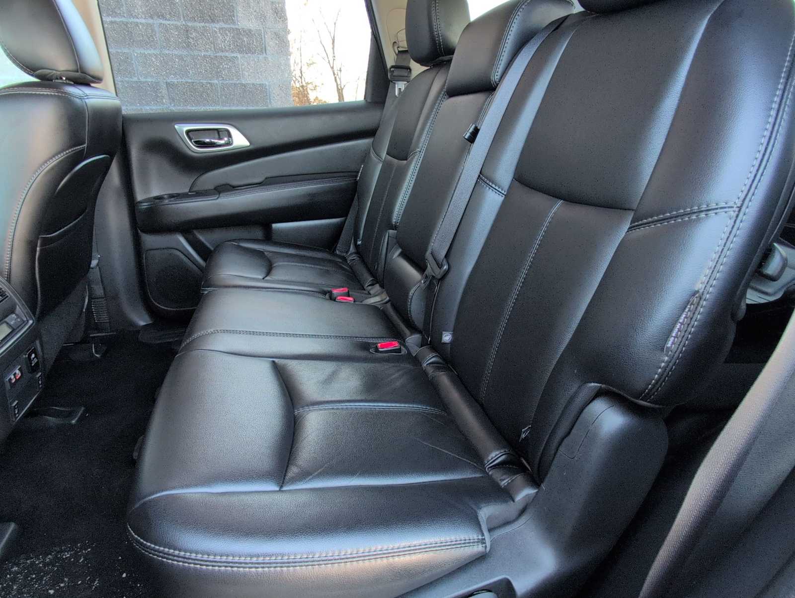 Thumbnail: 2019 Nissan Pathfinder - 20