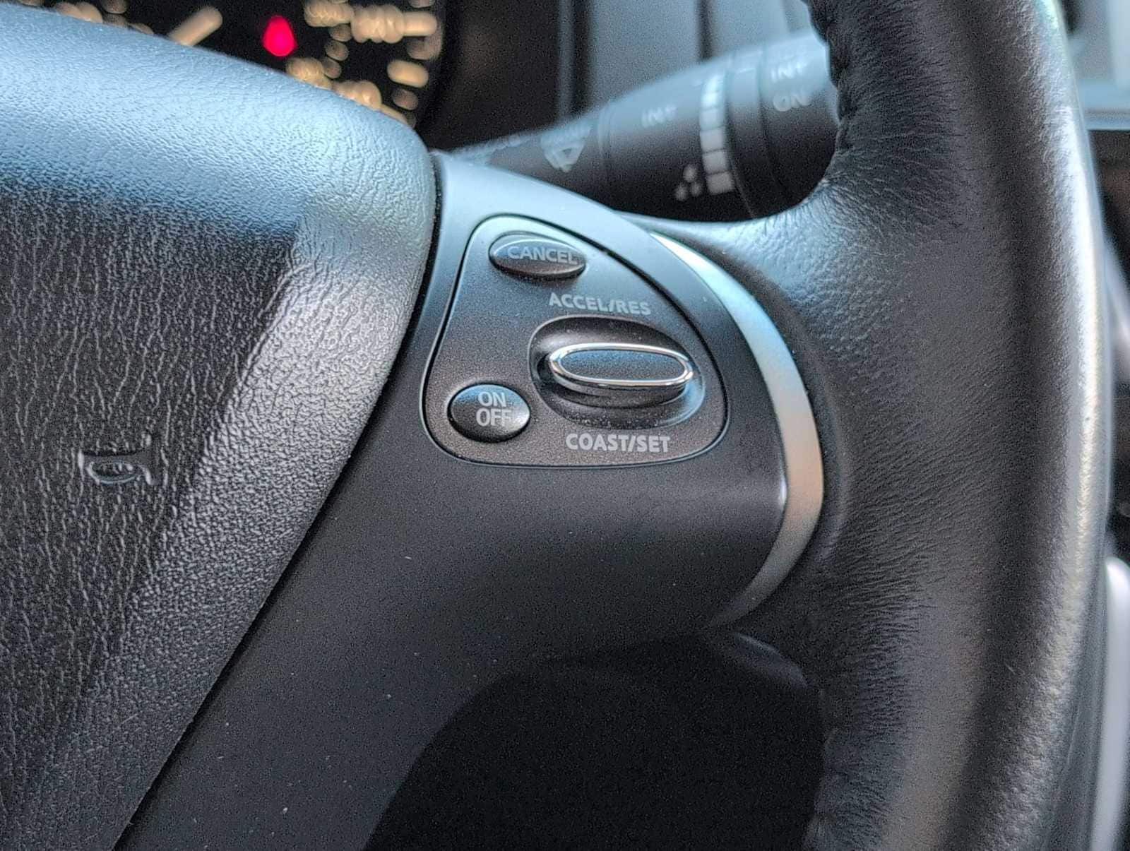 Thumbnail: 2014 Nissan Pathfinder - 24