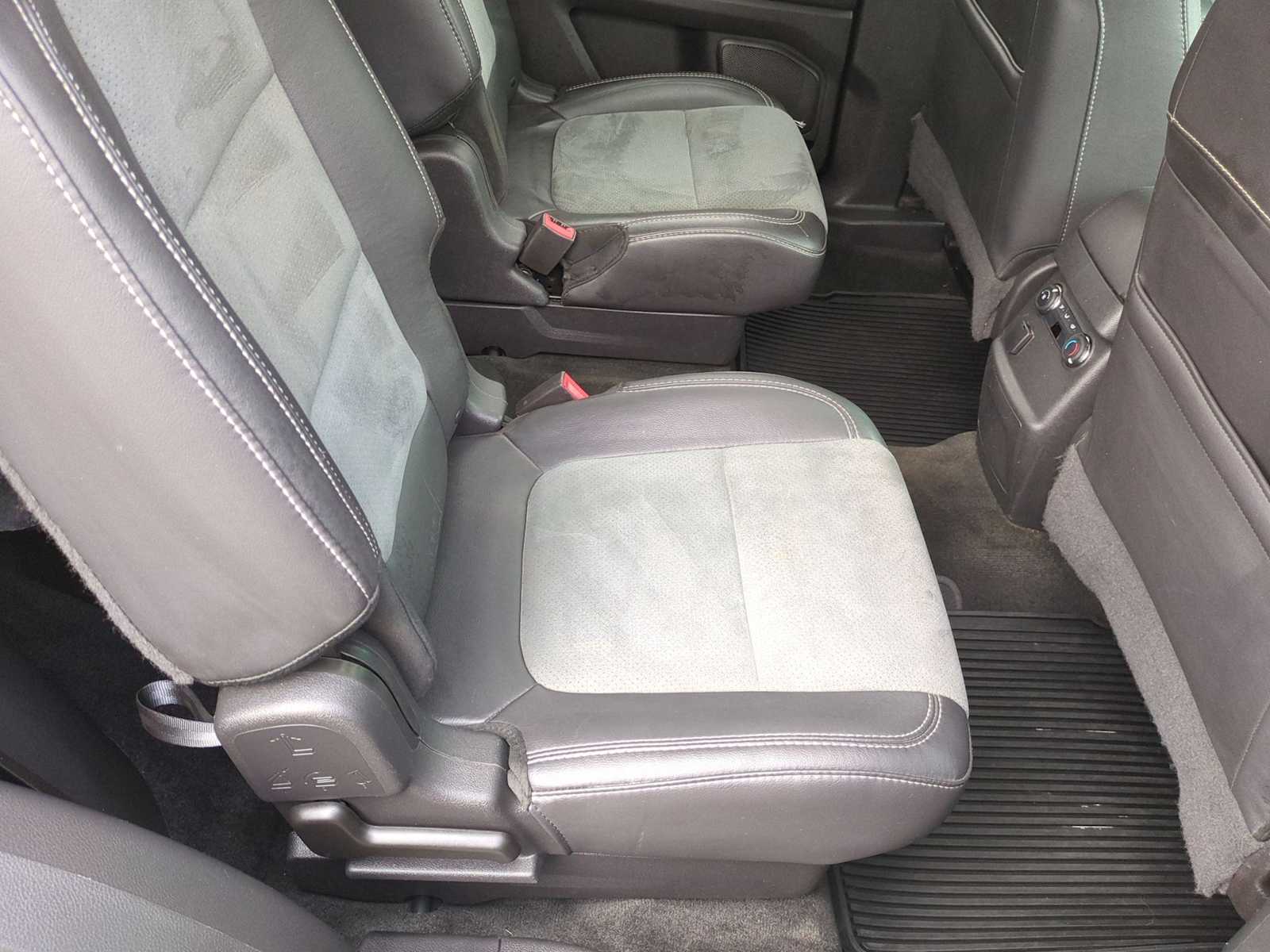 Thumbnail: 2015 Ford Explorer - 21