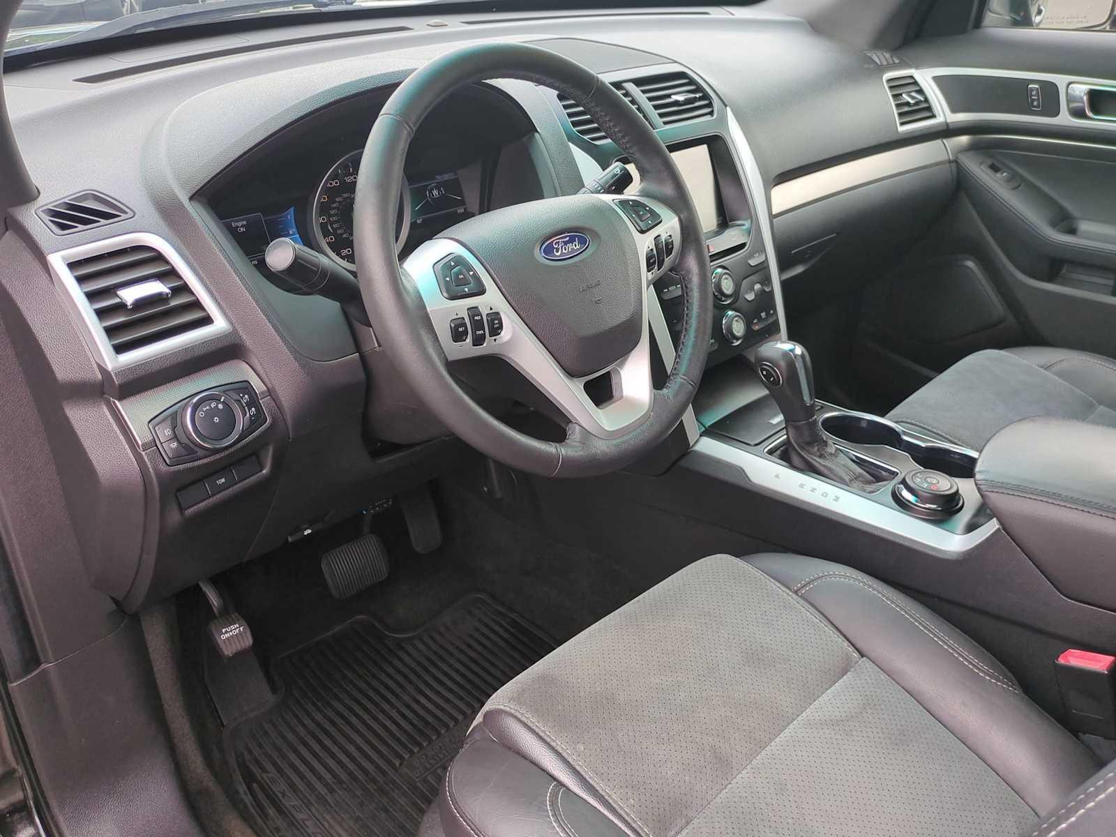 Thumbnail: 2015 Ford Explorer - 10